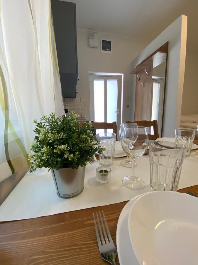 Karinthy Haz Pension Siófok Buitenkant foto