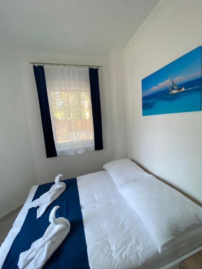 Karinthy Haz Pension Siófok Buitenkant foto