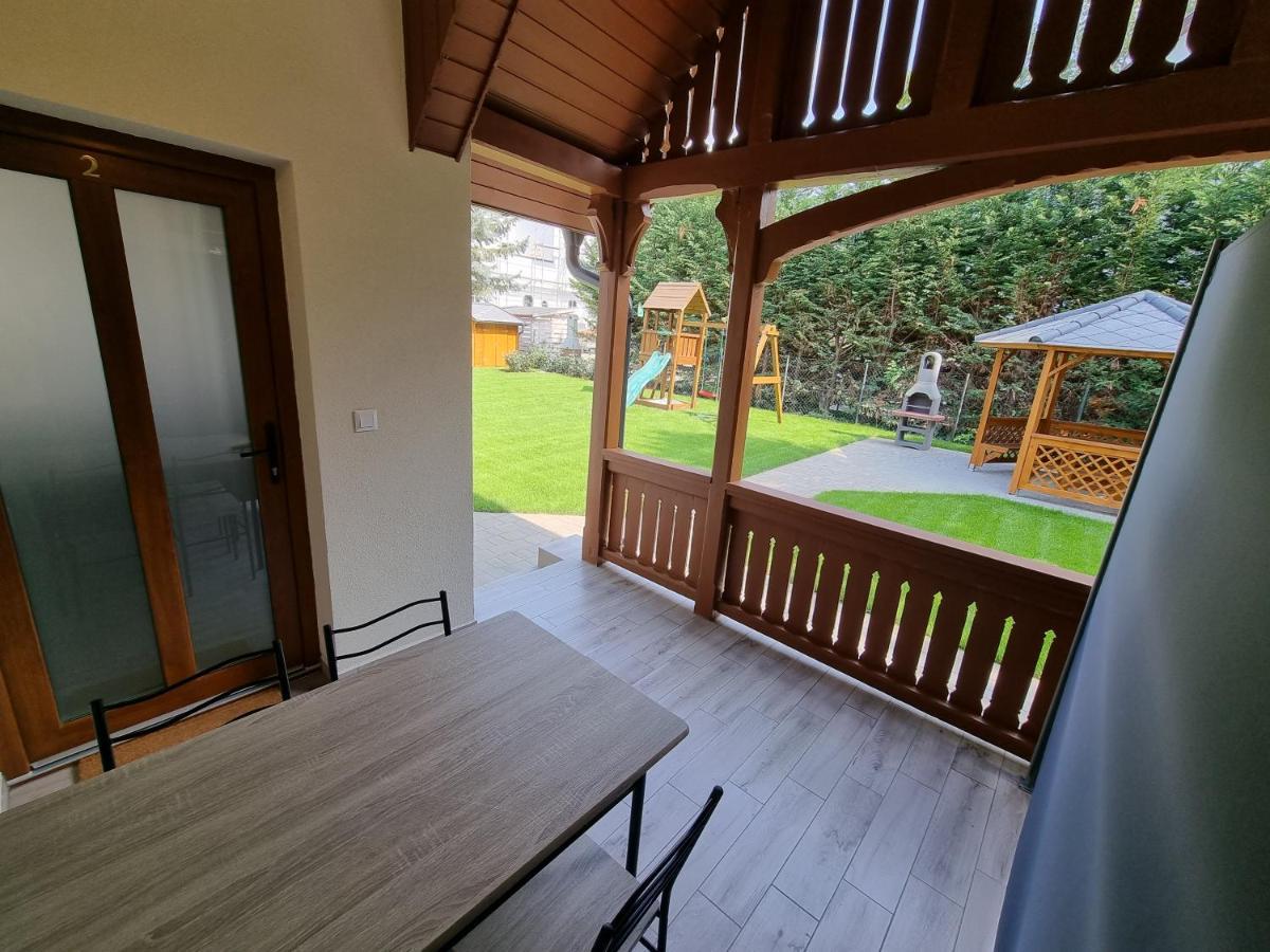 Karinthy Haz Pension Siófok Buitenkant foto